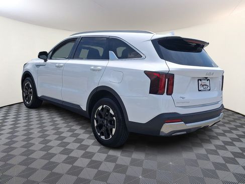 Certified 2024 Kia Sorento S AWD/4WD image 4