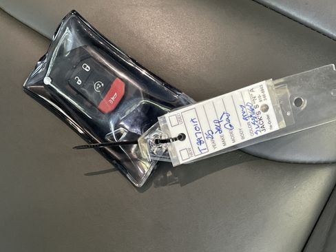 Used 2025 Jeep Gladiator Mojave AWD/4WD image 34