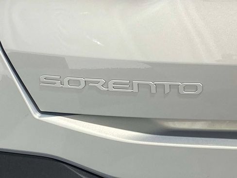 New 2026 Kia Sorento LX FWD image 8