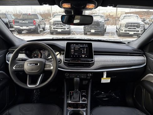 New 2026 Jeep Compass Latitude image 13