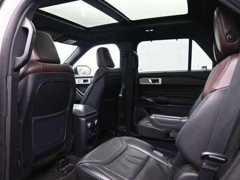 Used 2020 Ford Explorer Platinum image 27