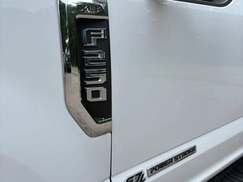Used 2018 Ford F250 XLT w/ XLT Value Package AWD/4WD image 43