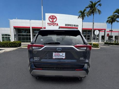 Certified 2020 Toyota RAV4 XSE w/ XSE Grade Weather Package AWD/4WD image 6