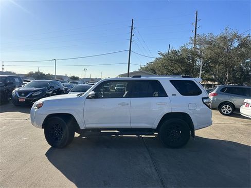 Used 2024 Toyota 4Runner SR5 Premium image 8