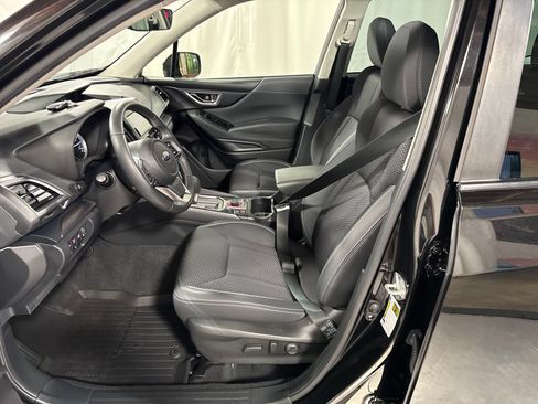 Used 2023 Subaru Forester Premium w/ Popular Package #1 AWD/4WD image 3