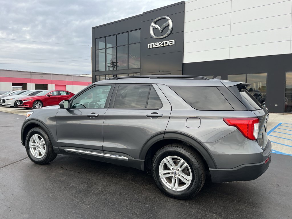 Used 2021 Ford Explorer XLT w/ Class III Trailer Tow Package AWD/4WD image 3