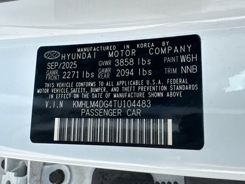 Used 2026 Hyundai Elantra Sport FWD image 32