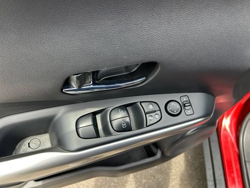 Used 2019 Nissan Kicks SR w/ SR Premium Package FWD image 23
