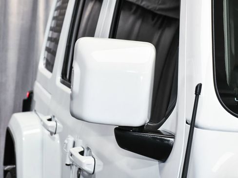 Used 2022 Jeep Wrangler Unlimited Sahara image 61