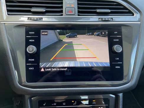 Used 2023 Volkswagen Tiguan SE w/ Panoramic Sunroof Package AWD/4WD image 21