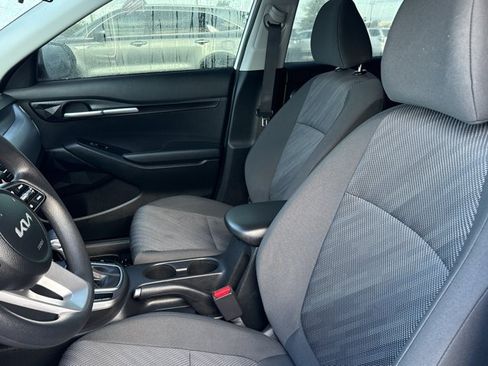 Used 2023 Kia Seltos LX AWD/4WD image 5