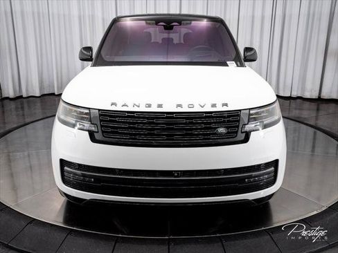 Used 2023 Land Rover Range Rover Long Wheelbase SE AWD/4WD image 3