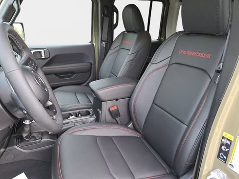 Used 2026 Jeep Wrangler Unlimited Rubicon AWD/4WD image 14