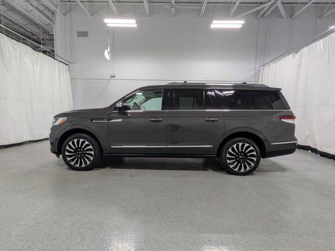 Used 2023 Lincoln Navigator L Black Label AWD/4WD image 2