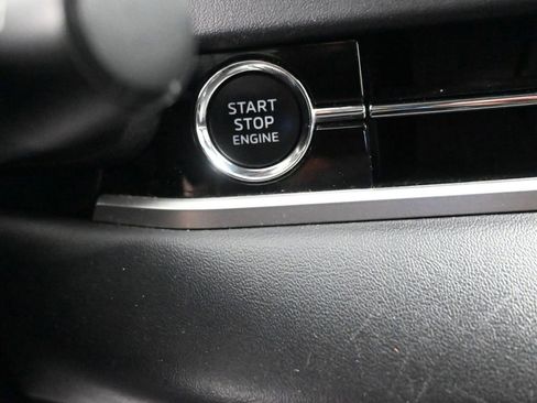 Used 2024 Mitsubishi Outlander SE image 41