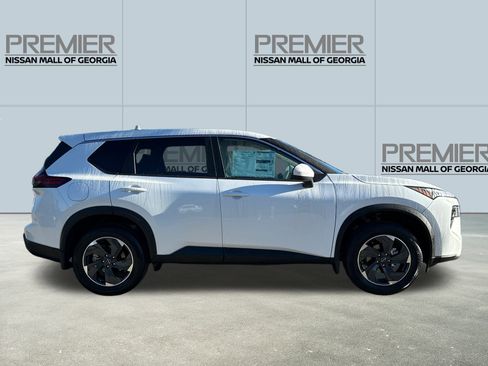New 2026 Nissan Rogue SV image 4