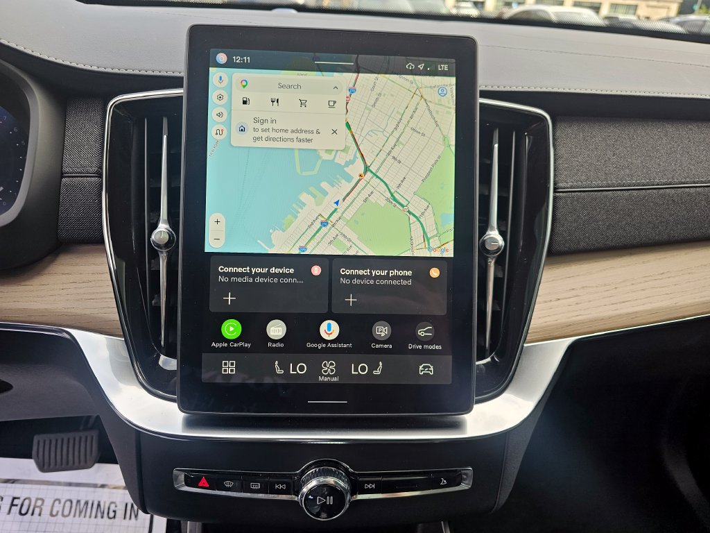 Certified 2025 Volvo XC90 B5 Core AWD/4WD image 21