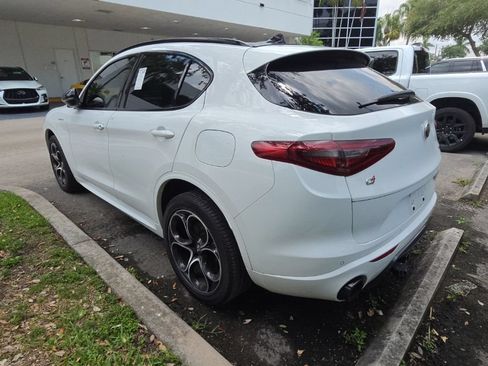 Used 2023 Alfa Romeo Stelvio Veloce AWD/4WD image 9
