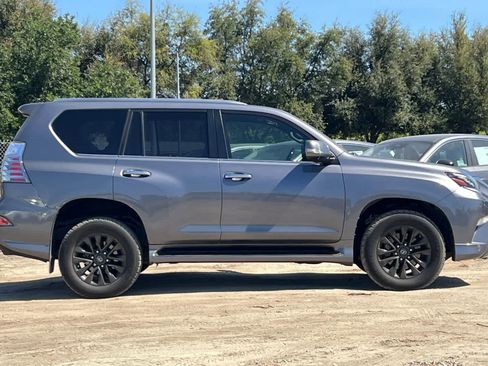 Used 2020 Lexus GX 460 Premium w/ Premium Package image 9