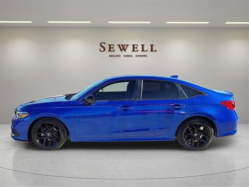 Used 2023 Honda Civic Sport image 2