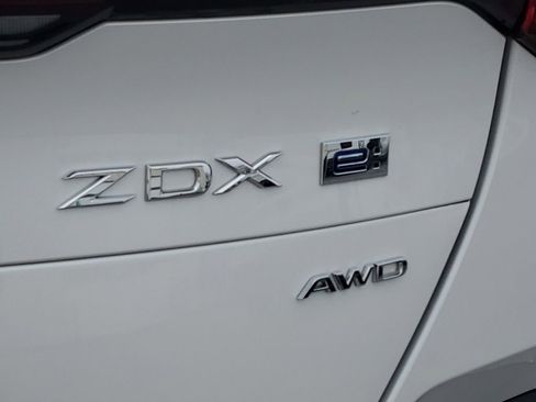 Used 2024 Acura ZDX A-Spec image 8