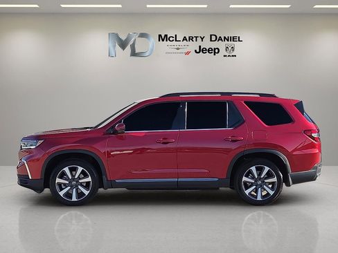 Used 2025 Honda Pilot Touring image 3