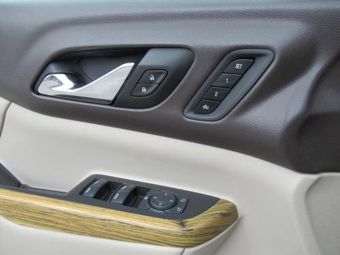 Used 2017 GMC Acadia Denali w/ Technology Package image 21