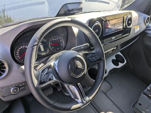 New 2025 Mercedes-Benz Sprinter 2500 image 5
