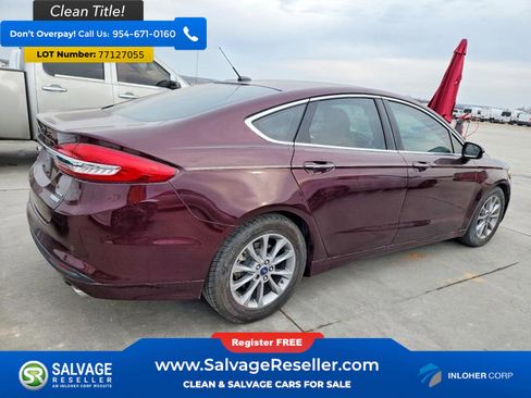 Used 2017 Ford Fusion SE w/ Fusion SE Technology Package image 4