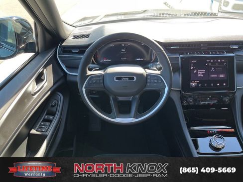 New 2025 Jeep Grand Cherokee L Altitude image 13