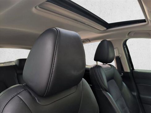 Used 2017 MAZDA CX-5 Touring w/ Preferred Equipment Package FWD image 21