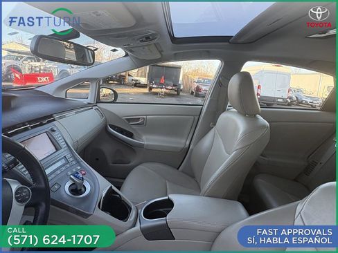 Used 2013 Toyota Prius Four w/ Deluxe Solar Roof Pkg image 17