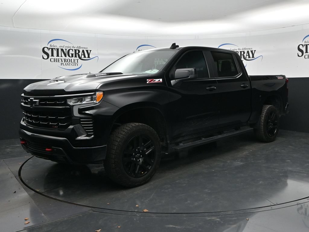 Used 2024 Chevrolet Silverado 1500 LT Trail Boss w/ Convenience Package II AWD/4WD image 3
