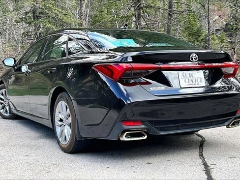 Used 2021 Toyota Avalon XLE FWD image 4