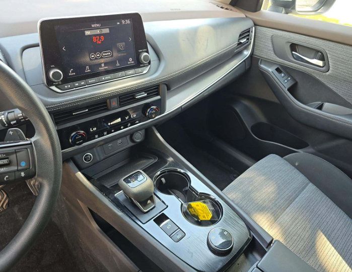 Used 2023 Nissan Rogue SV AWD/4WD image 6