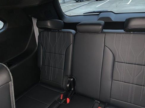 Used 2026 Buick Enclave Avenir w/ Super Cruise Package image 9