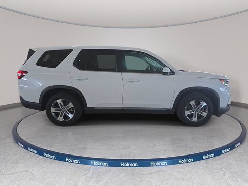 Used 2025 Honda Pilot EX-L image 5