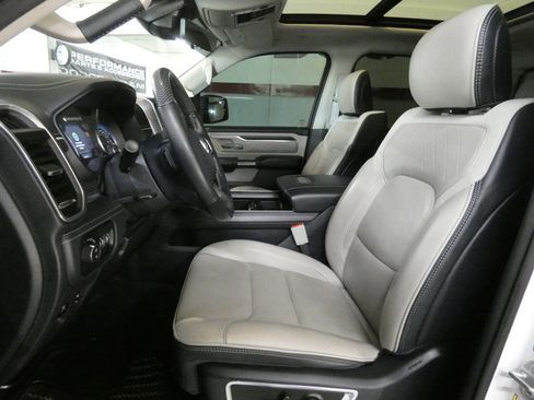 Used 2022 RAM 1500 Limited AWD/4WD image 10