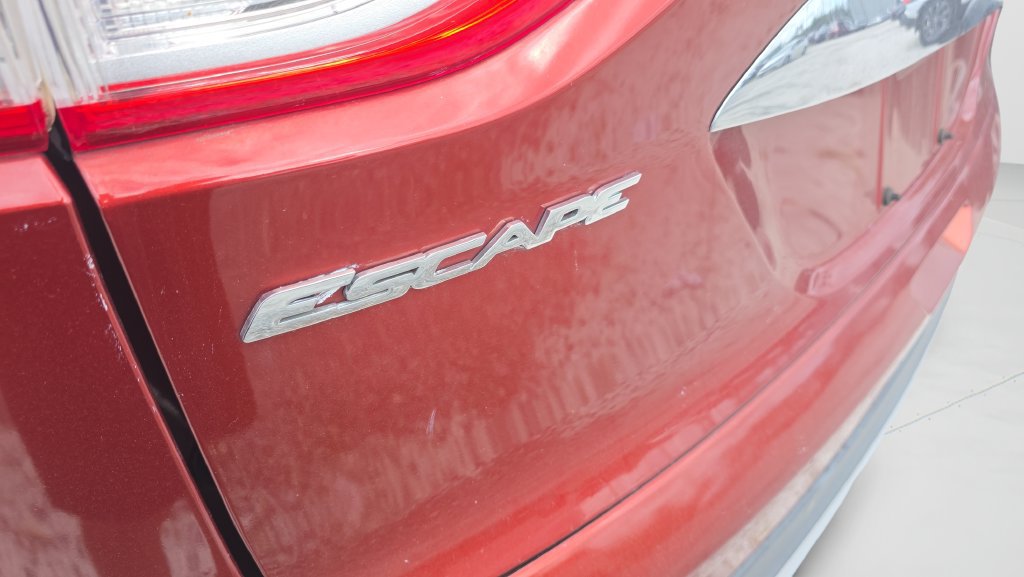 Used 2014 Ford Escape Titanium w/ Equipment Group 401A AWD/4WD image 10
