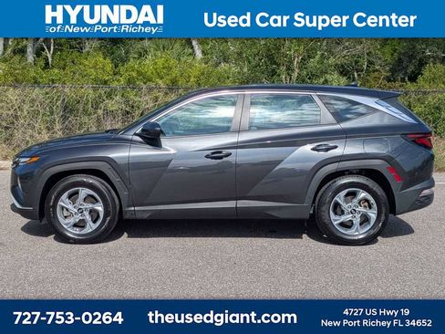 Used 2024 Hyundai Tucson SE FWD image 2