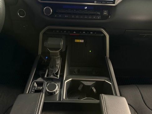 Used 2023 Toyota Tundra Limited image 22