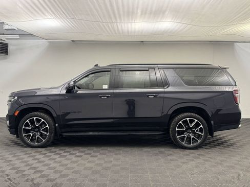 Used 2022 Chevrolet Suburban RST w/ Sport Performance Package image 2
