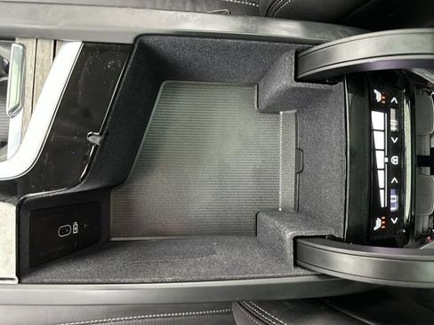 Certified 2024 Volvo XC90 T8 Ultimate w/ Protection Package Premier AWD/4WD image 21