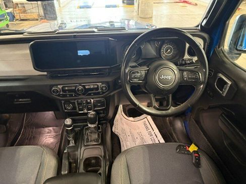 Used 2024 Jeep Wrangler Unlimited Sport AWD/4WD image 22