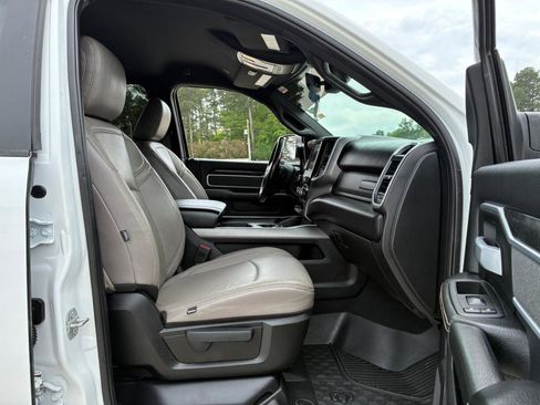 Used 2022 RAM 2500 Big Horn w/ Night Edition AWD/4WD image 13