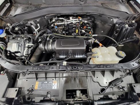 Used 2023 Ford Explorer XLT w/ Equipment Group 202A image 8