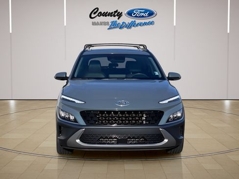 Used 2023 Hyundai Kona Limited FWD image 12