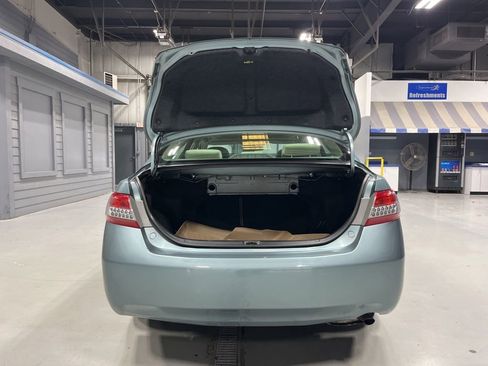 Used 2010 Toyota Camry FWD image 12