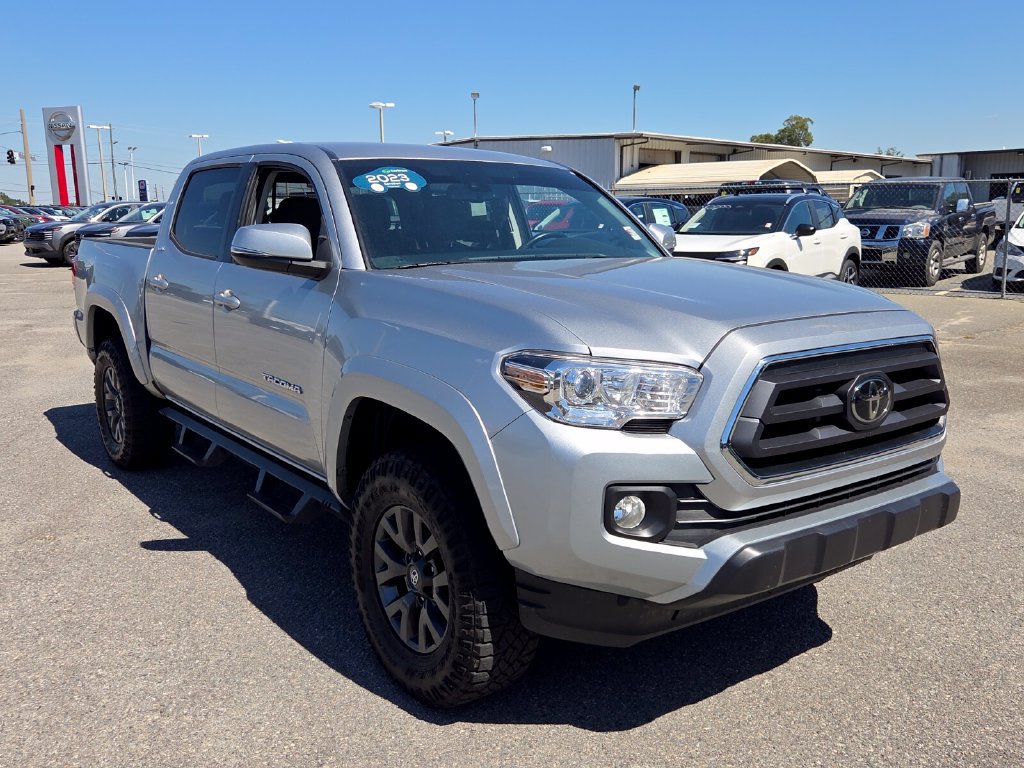 Used 2023 Toyota Tacoma SR5 w/ Technology Package AWD/4WD image 17