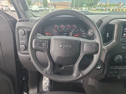 Used 2025 Chevrolet Silverado 1500 Custom Trail Boss w/ LPO, Dark Essentials Package AWD/4WD image 9